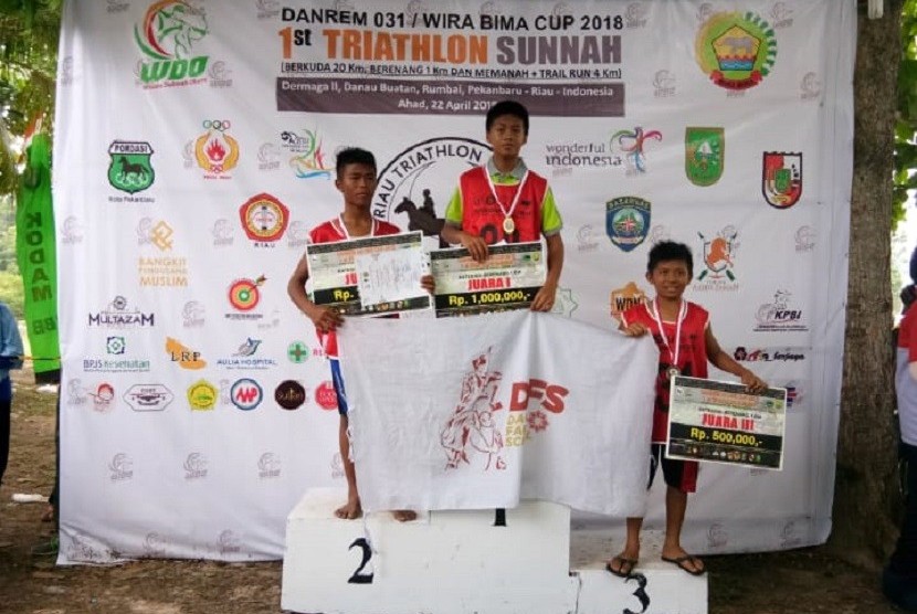 DFS juara II 1st Triathlon Sunnah Danrem 031 Wirabima Cup 2018.