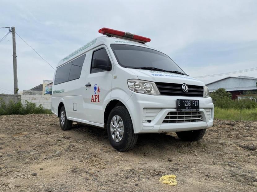 DFSK melakukan inovasi dengan menghadirkan varian baru berupa DFSK Super Cab dalam format mobil ambulan. 