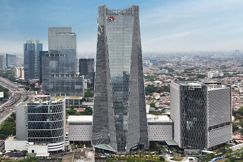 Di tengah kondisi industri yang disruptive dan penuh tantangan serta persaingan yang ketat, PT Telkom Indonesia (Persero) Tbk (Telkom) sepanjang tahun 2019 berhasil membukukan pendapatan konsolidasi sebesar Rp 135,57 trilliun tumbuh positif sebesar Rp 4,78 triliun (3,7 persen) dibanding 2018.