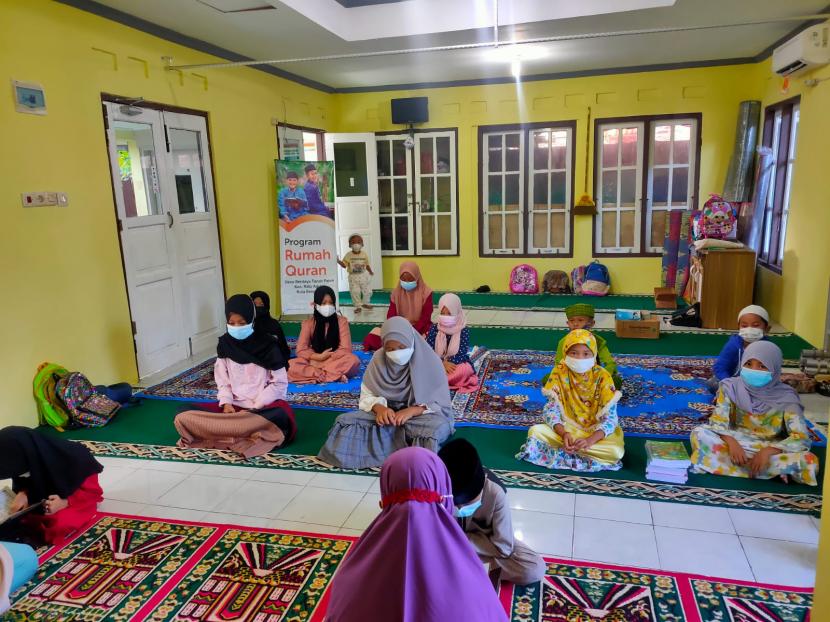 Di tengah kondisi pandemi yang melanda, Rumah Zakat masih terus membantu kegiatan yang dilaksanakan oleh Rumah Quran yang ada di Desa Berdaya Tanah Patah, Kecamatan Ratu Agung, Kota Bengkulu.