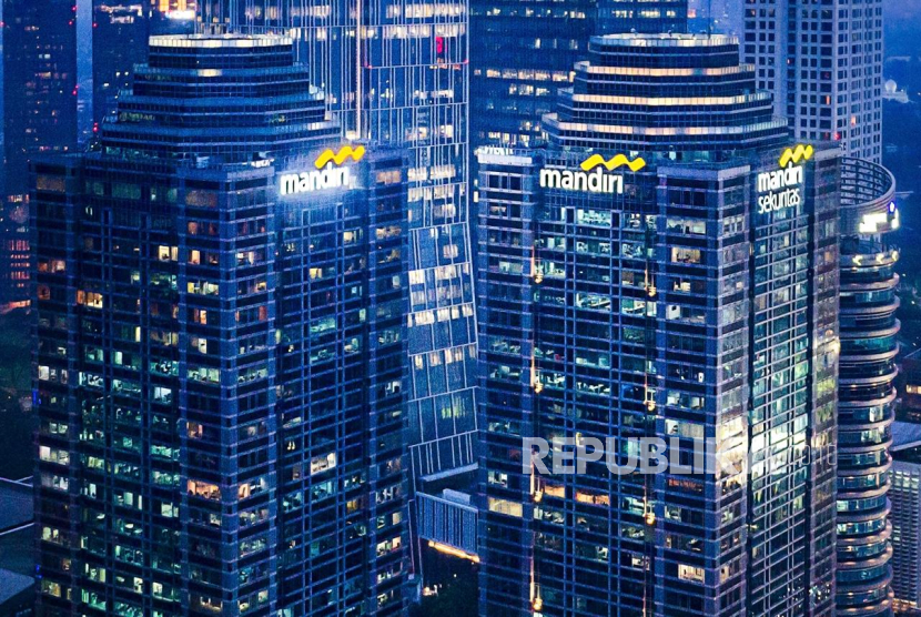 Di tengah meningkatnya perhatian global pada isu lingkungan dan keberlanjutan, Bank Mandiri menegaskan komitmennya dengan memperluas kontribusi di bidang keberlanjutan. 
