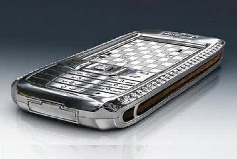 Vertu Signature Diamond