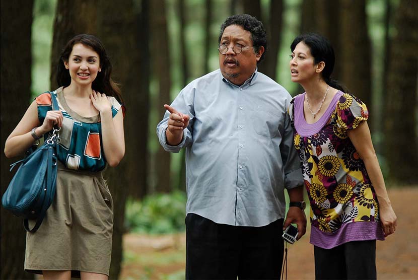 Didi Petet (tengah) dalam film Kabayan.