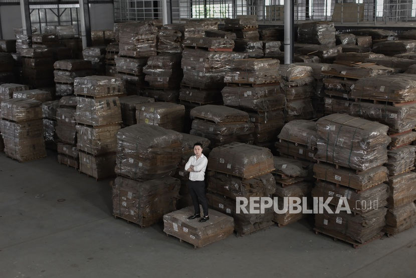Didirikan pada 2020 oleh Marcell Tee, Famos Eco Wood telah menembus pasar ekspor premium seperti Jepang, Australia, Italia, Amerika Serikat, Uni Emirat Arab, dan Singapura.