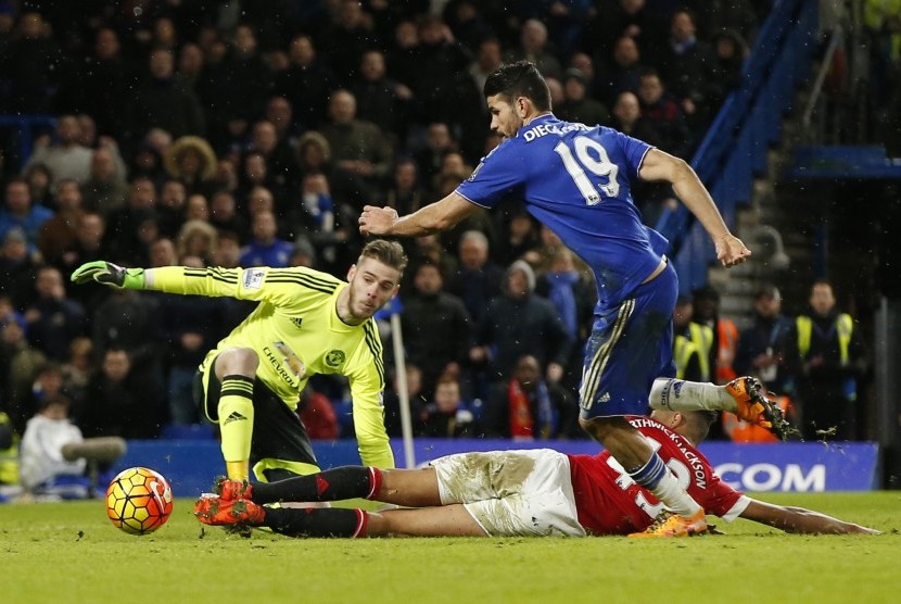 Diego Costa berhasil merobek gawang Manchester United yang dikawal David De Gea saat kedua tim bertemu di Stamford Bridge, London, Senin (8/2) dini hari WIB.