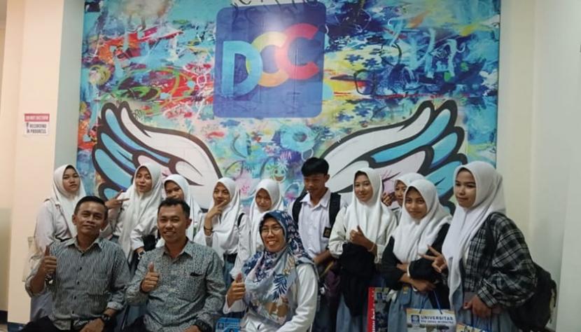 Digital Creative Center (DCC) atau Lab AlfaOne sukses menggelar acara BSI Digination bekerja sama dengan Kampus Digital Kreatif Universitas BSI (Bina Sarana Informatika) kampus Pontianak.