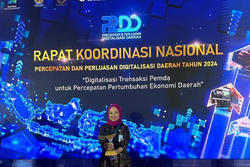 Digitalisasi telah menjadi motor penggerak penting dalam mendukung pertumbuhan ekonomi di Indonesia, khususnya di tingkat daerah.