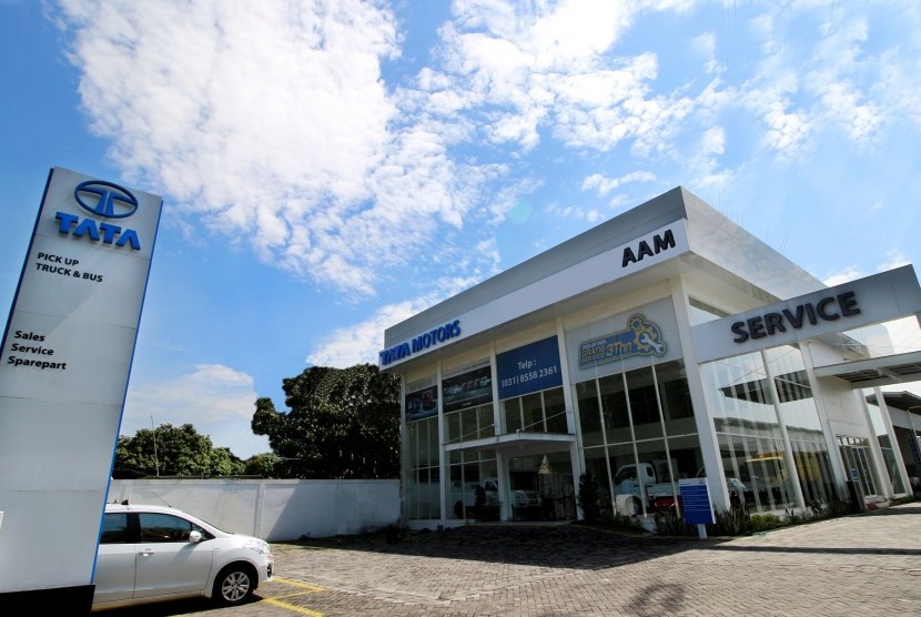 Diler Tata Motors di Surabaya