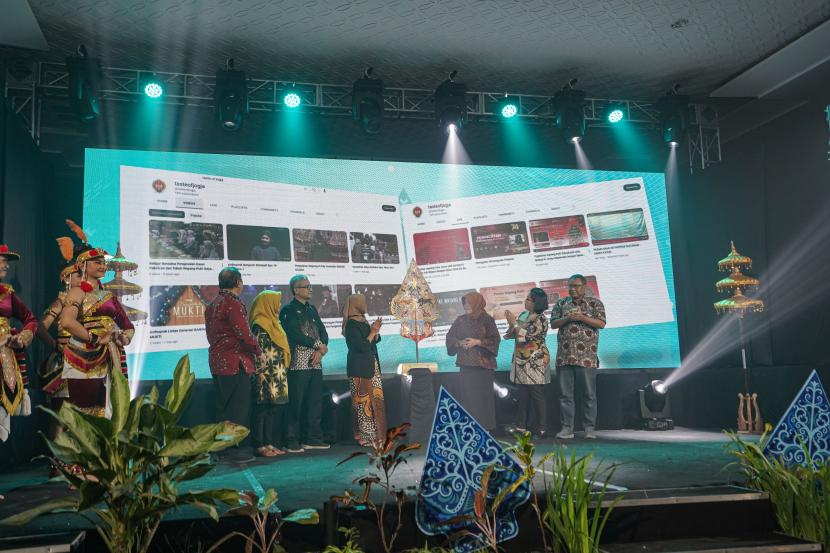 Dinas Kebudayaan DIY meluncurkan agenda budaya DIY yang dikemas dalam Jogja Manggantra 2023 di The Alana Malioboro, Sabtu (25/2/2023) malam.