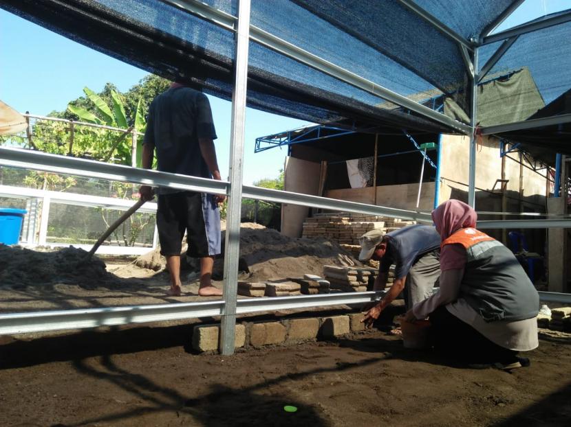 Dinas Ketahanan Pangan Provinsi NTB dan Rumah Zakat bekerjasama dalam pembangunan kebun gizi di 35 desa. Salah satunya berlokasi di Dusun Lokok Buak Desa Sukadana Kabupaten Lombok Utara.