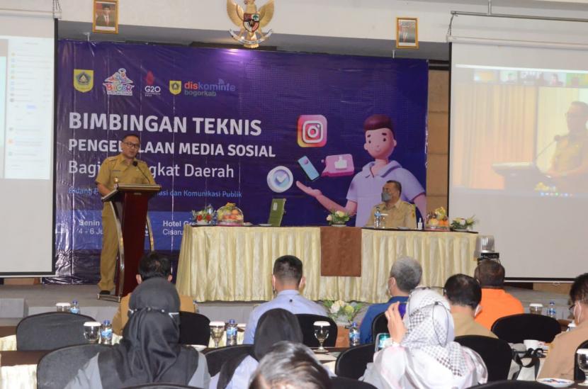 Dinas Komunikasi dan Informatika Kabupaten Bogor lakukan Bimbingan Teknis Pengelolaan Media Sosial Bagi Perangkat Daerah Se-Kabupaten Bogor. Kegiatan ini dilakukan untuk meningkatkan dan mengoptimalkan peran humas dalam mengelola media sosial dan mempublikasikan informasi secara massif dan kreatif kepada masyarakat