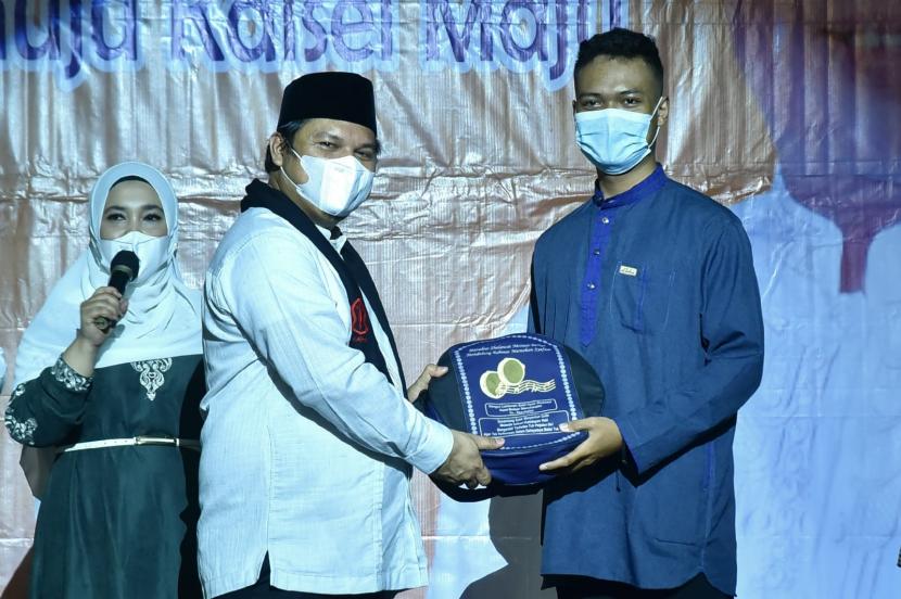 Dinas Pemuda dan Olahraga Provinsi Kalimantan Selatan bekerja sama dengan RRI Banjarmasin,  menggelar  Lomba Habsyi Piala Paman Birin se Kalsel 2021. Pemenang Lomba Habsyi Piala Paman Birin se Kalsel 2021 tingkat pelajar,  perguruan tinggi dan umum,  diumumkan, Jumat  (16/12) malam.