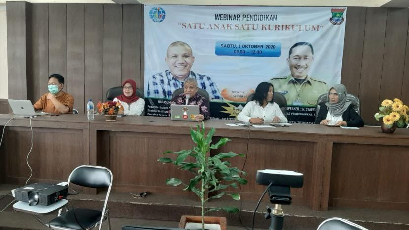 Dinas Pendidikan Kabupaten Tangerang dan Pelita menggelar webinar pendidikan bertajuk Satu Anak Satu Kurikulum, Sabtu (3/10).