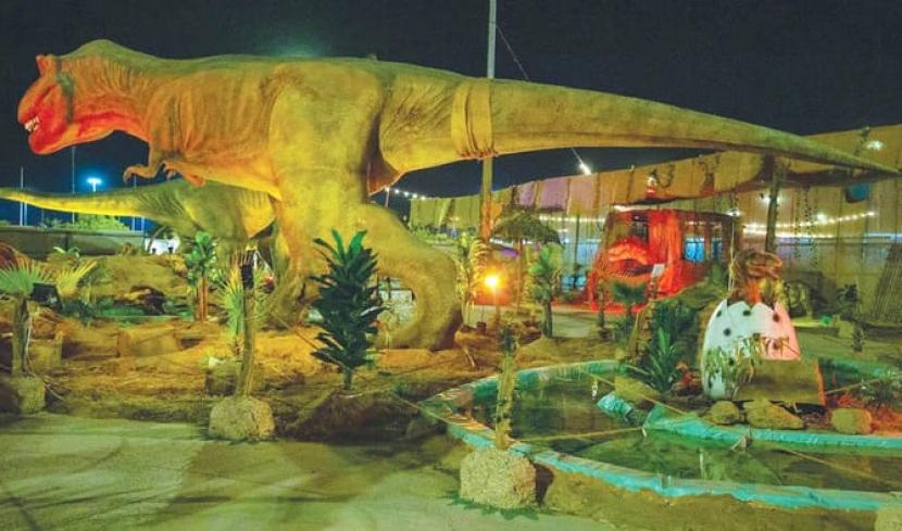  Dino Park Hadirkan Dinasaurus Animatronik