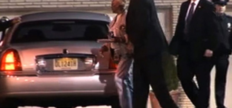 Dionne Warwick tiba di lokasi pemakaman Whitney Houston
