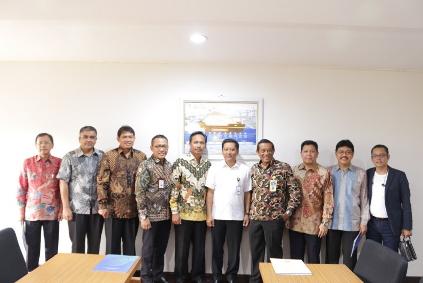 Direksi Holding Perkebunan Nusantara PTPN III (Persero).