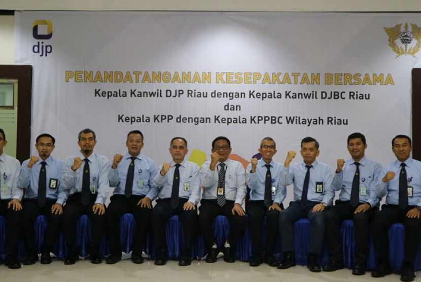 Direktorat Jenderal Bea dan Cukai dan Direktorat Jenderal Pajak (DJP) di Provinsi Riau menjalin sinergi dengan menandatangani kesepakatan Satuan Tugas Bersama.