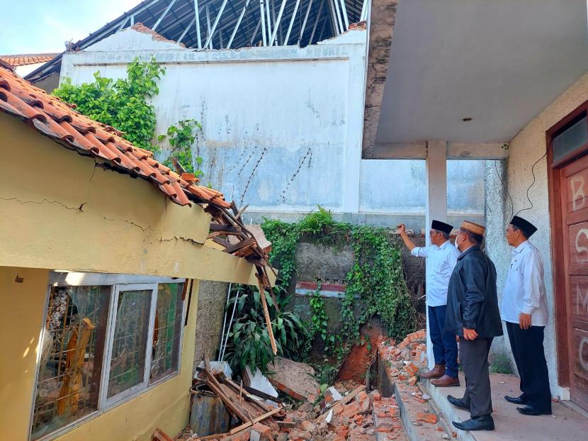 Direktorat Jenderal Bimas Islam Kementerian Agama akan menyiapkan bantuan untuk perbaikan Kantor Urusan Agama dan rumah ibadah yang rusak akibat gempa yang terjadi pada Senin, 21 November 2022, di Cianjur, Jawa Barat. 