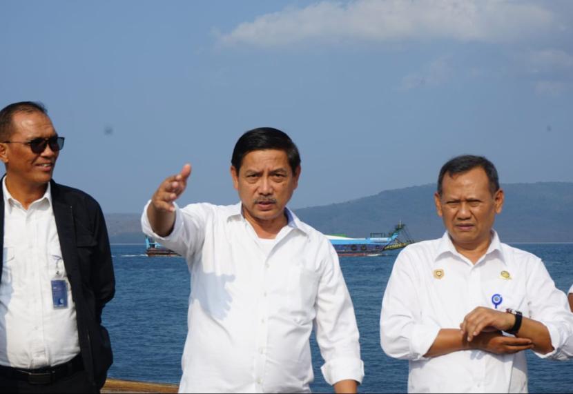 Direktorat Jenderal Perhubungan Darat mengantsipasi lonjakan arus penumpang Nataru di Pelabuhan Ketapang.