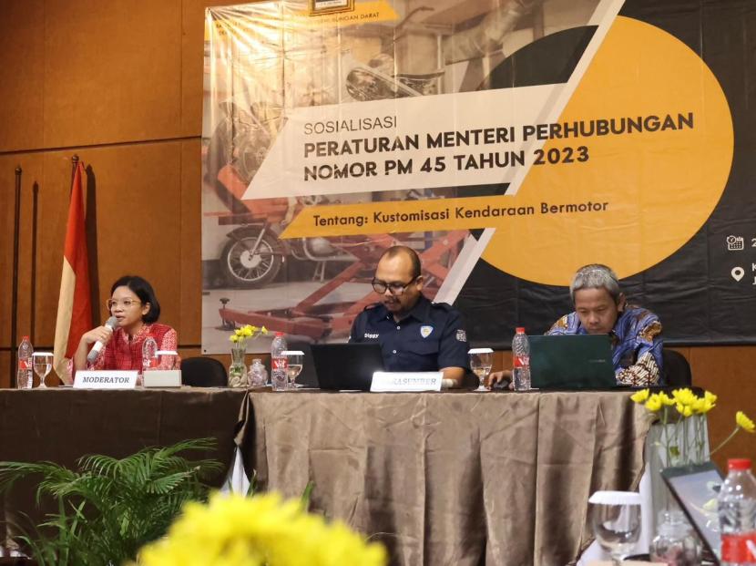 Direktorat Jenderal Perhubungan Darat menggelar sosialisasi tentang kustomisasi kendaraan bermotor. 