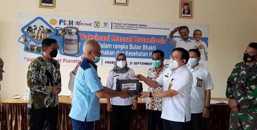 Direktorat Jenderal Peternakan dan Kesehatan Hewan (Ditjen PKH) Kementerian Pertanian (Kementan) berkomitmen untuk terus melaksanakan program pemerintah dalam upaya pemberantasan penyakit hewan menular strategis (PHMS) di Indonesia melalui program vaksinasi. 