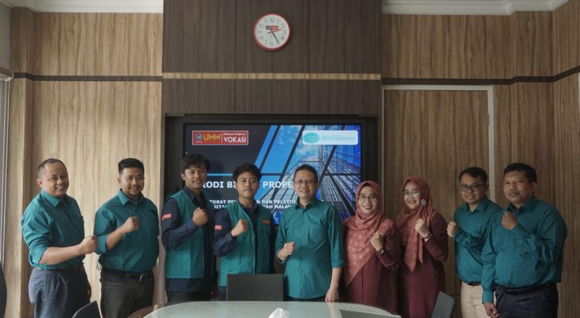 Direktorat Program Pendidikan Vokasi Universitas Muhammadiyah Malang (UMM) mengirim sejumlah mahasiswa untuk melaksanakan //project based learning// dari PT. Bank Rakyat Indonesia, Tbk. 