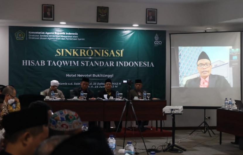 Direktorat Urusan Agama Islam dan Pembinaan Syariah (Urais dan Binsyar) Kemenag menggelar Sinkronisasi Taqwim Standard Indonesia di Hotel Novotel Bukittinggi, Sumatra Barat, selama tiga hari pada Kamis-Sabtu, 23-25 Juni 2022.
