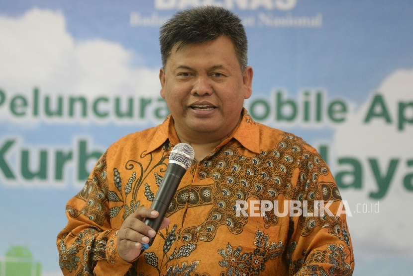 Direktur BAZNAS M Arifin Purwakananta memberikan paparan saat acara peluncuran Mobile Apps Kurban Berdayakan Desa di Kantor BAZNAS, Jakarta, Senin (21/8).