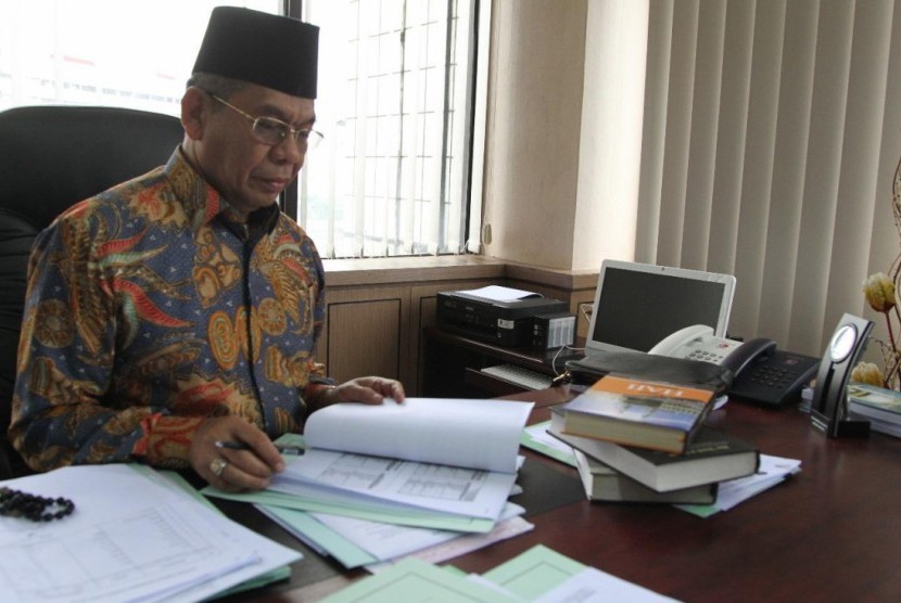 Plt Dirjen PHU Kementerian Agama, Khoirizi H Dasir, menyatakan larangan umroh Indonesia telah dicabut secara terbatas oleh Arab Saudi 
