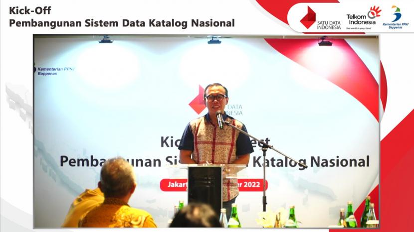 Direktur Digital Business Telkom Muhamad Fajrin Rasyid menyampaikan sambutan serta harapannya terkait kontribusi Telkom melalui produk BigBox untuk pengembangan Sistem Data Katalog Nasional Satu Data Indonesia.