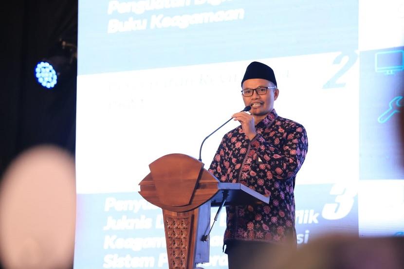 Direktur  Direktorat Urusan Agama Islam dan Pembinaan Syariah (Urais Binsyar) Kemenag, Adib menyatakan, Kemenag mempersiapkan 2.000 Masjid Ramah pada 2024.