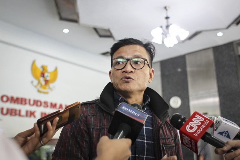 Deklarasi Damai Kasus Talangsari: Direktur Eksekutif Amnesty International Indonesia Usman Hamid menyampaikan keterangan terkait tindakan tim terpadu inisiasi Kemenko Polhukam atas deklarasi damai terhadap kasus pelanggaran HAM berat Talangsari 1989 di gedung Ombudsman, Jakarta, Senin (4/3/2019). 