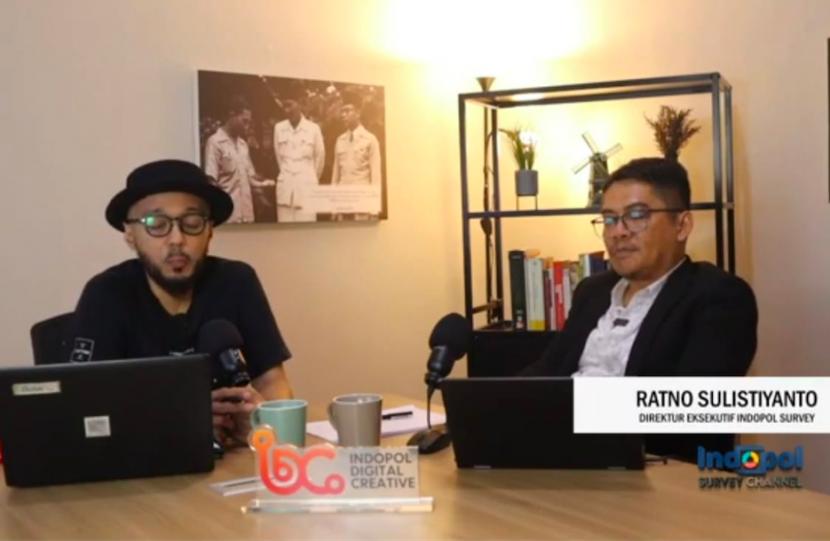  Direktur Eksekutif Indopol Survey, Ratno Sulistiyanto, saat pemaparan hasil survei mereka.