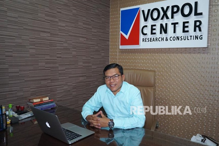  Direktur Eksekutif Voxpol Center Research and Consulting, Pangi Syarwi  Chaniago