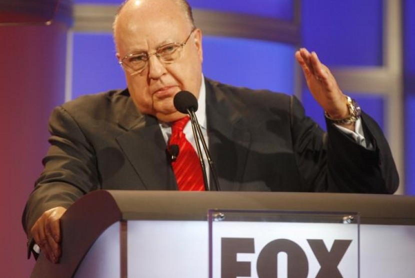 Direktur Fox News Channel dan Fox Television Stations, Roger Ailes mengundurkan diri dari jabatannya setelah terlibat skandal kekerasan seksual.