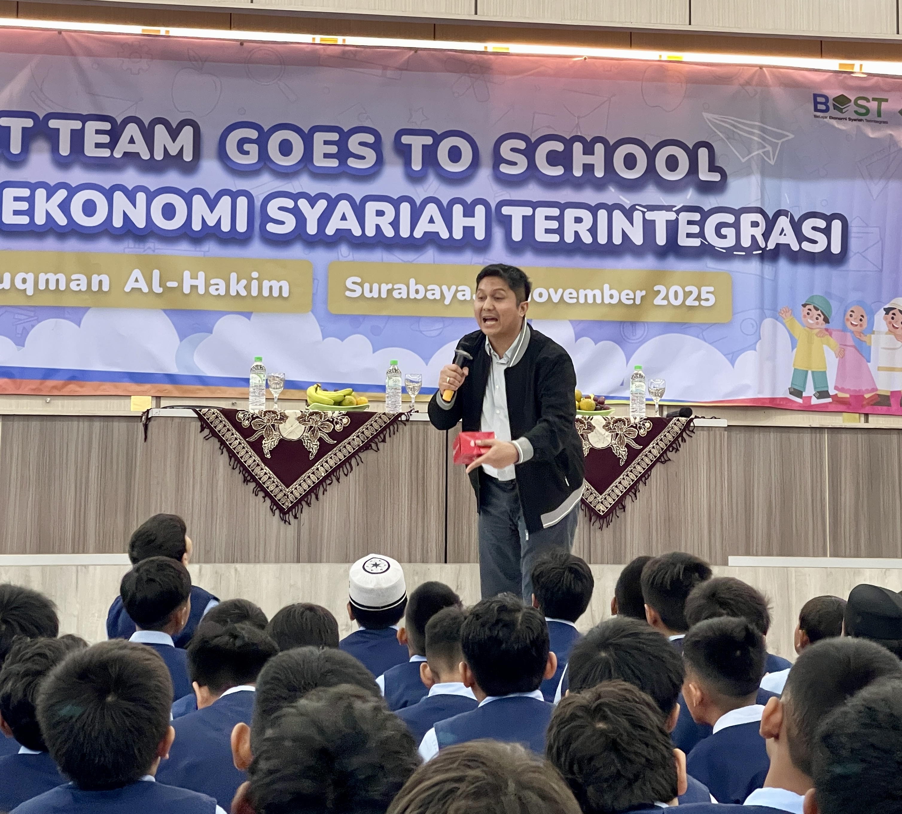 Dari Makanan Halal hingga Blind Box, KNEKS Kenalkan Ekonomi Syariah ke Siswa SD