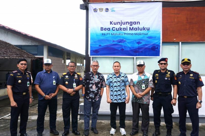 Direktur Jenderal Bea Cukai, Askolani, meninjau langsung perusahaan binaan Bea Cukai Ambon, PT Maluku Prima Makmur. 