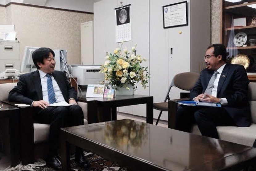 Direktur Jenderal Bea Cukai Heru Pambudi bertemu dengan Duta Besar RI untuk Jepang Arifin Tasrif.