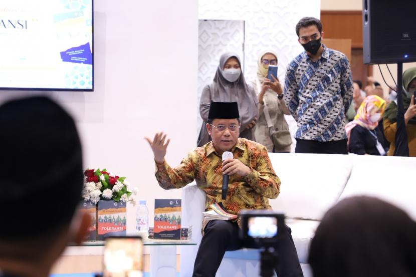 Direktur Jenderal Bimbingan Masyarakat Islam (Bimas Islam) Kemenag, Kamaruddin Amin, mengatakan Islamic Book Fair (IBF) merupakan momentum meningkatkan literasi keagamaan Islam.