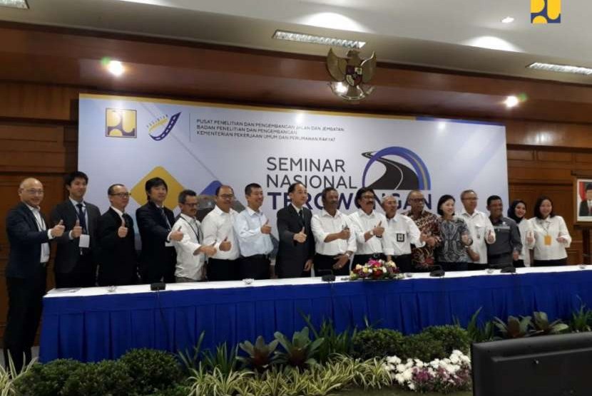 Direktur Jenderal Bina Marga Kementerian PUPR Sugiyartanto saat membuka Seminar Nasional Terowongan yang berlangsung tanggal 17-18 September 2018, di Bandung