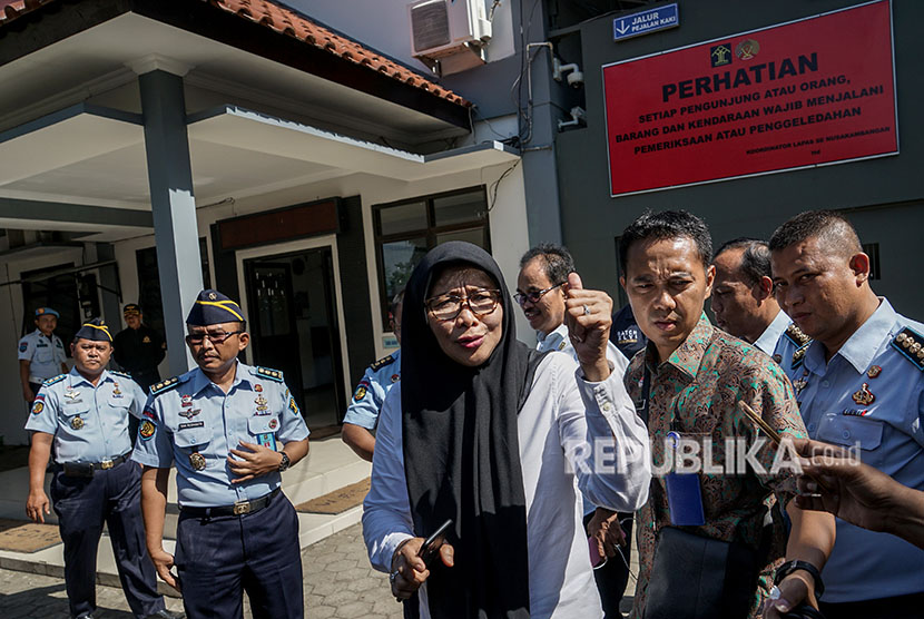 Direktur Jenderal Pemasyarakatan, Sri Puguh Budi Utami (tengah)