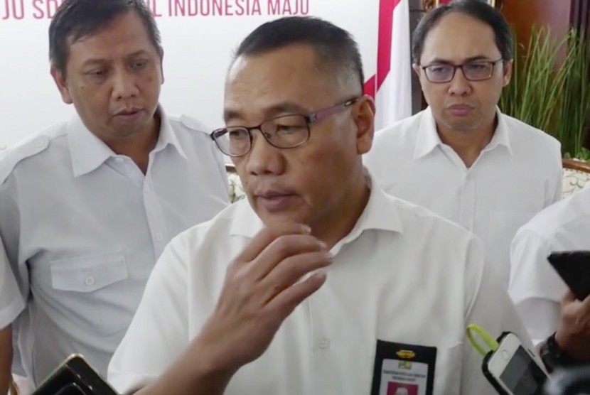 Direktur Jenderal Penyediaan Perumahan Kementerian PUPR, Khalawi Abdul Hamid (Tengah)