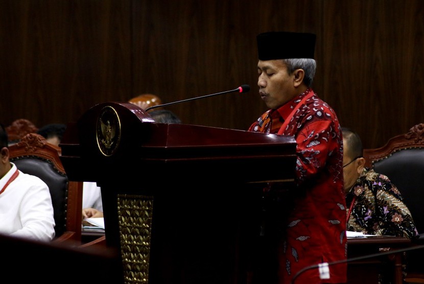 Direktur Jenderal Penyelenggara Haji dan Umrah Nizar Ali memberikan keterangan saat sidang uji materi Undang-undang Pengelolaan Keuangan Haji di Mahkamah Konstitusi, Jakarta, Selasa (26/9). 