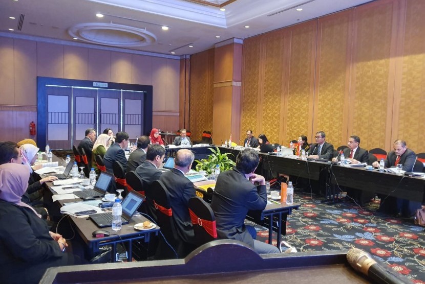 Direktur Jenderal Perhubungan Laut, R. Agus H. Purnomo memimpin delegasi Indonesia menghadiri Pertemuan Tahunan Revolving Fund Committee (RFC) ke-38 yang dihelat di Penang, Malaysia pada hari ini (7/8).