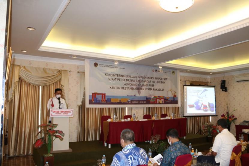 Direktur Jenderal Perhubungan Laut R. Agus H. Purnomo pada saat memberikan sambutan dalam acara peluncuran aplikasi PNBP di KSU Makassar, Sabtu (22/5).