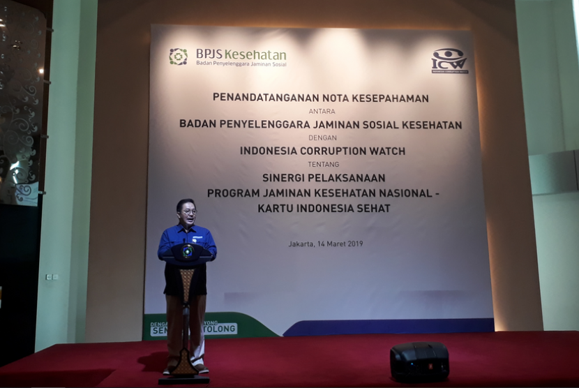 Direktur Kepatuhan Hukum dan Hubungan Antar Lembaga BPJS Kesehatan Bayu Wahyudi saat berbicara di penandatanganan nota kesepahaman dengan LSM Indonesian Corruption Watch (ICW), di Jakarta, Kamis (14/3).