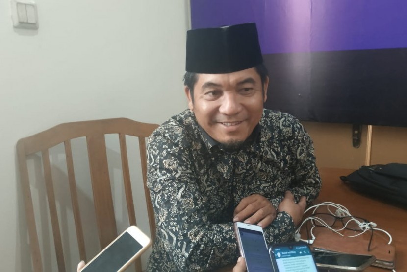 Direktur Lingkar Madani Indonesia Ray Rangkuti memberi keterangan kepada wartawan di kantor Formappi, Jakarta Pusat, Kamis (18/7).