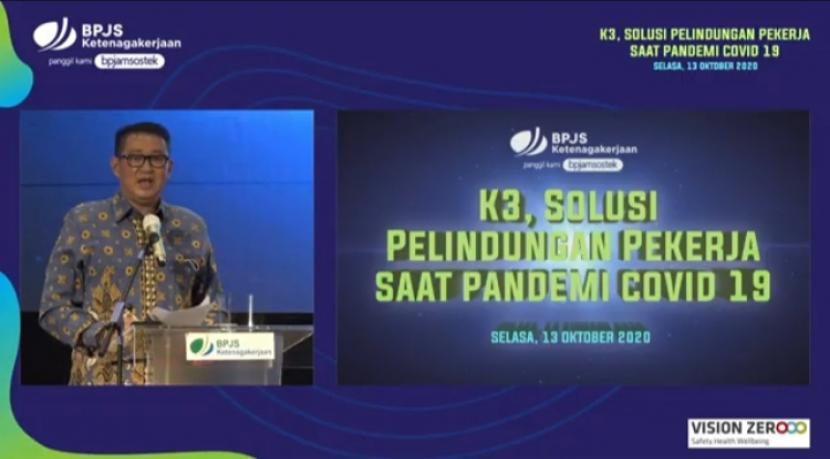 Direktur Pelayanan BP Jamsostek Krishna Syarif saat acara webinar bertajuk K3, Solusi Perlindungan Pekerja Saat Pandemi Covid-19, Selasa (13/10).