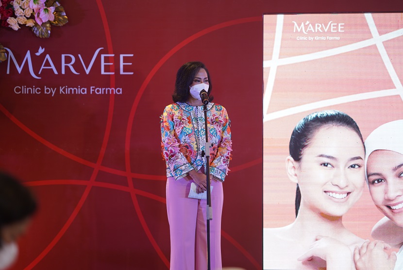 Direktur Pemasaran, Riset dan Pengembangan Marvee Clinic, Jasmine Karsono menyatakan pihaknya mengangkat tema Indonesia Glowing dalam peluncurannya. Hal ini sebagai bentuk komitmen untuk mendukung generasi bangsa yang percaya diri dan optimis pasca pandemi.