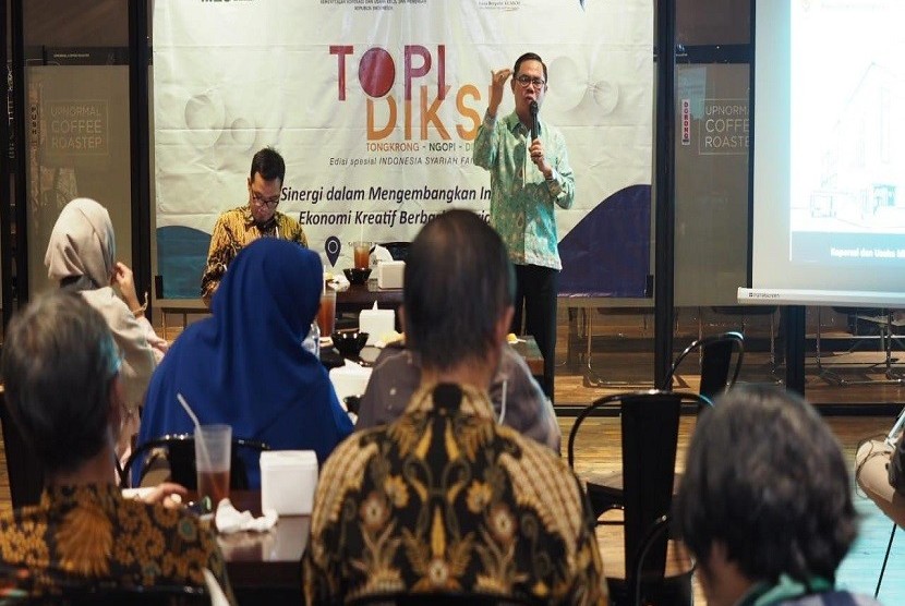 Direktur Pembiayaan Syariah Lembaga Pengelola Dana Bergulir (LPDB) KUMKM Jaenal Aripin dalam diskusi Topi Diksi bertema 